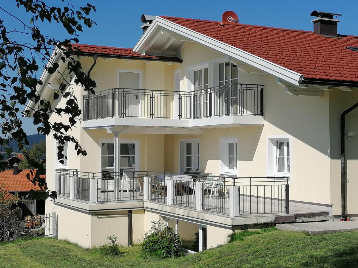 Wunderschoene Ferienwohnung Mit Seeblick Zell am Moos Buitenkant foto