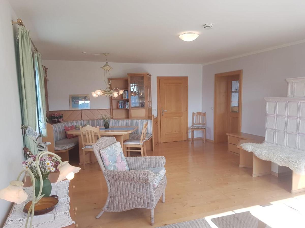 Wunderschoene Ferienwohnung Mit Seeblick Zell am Moos Buitenkant foto