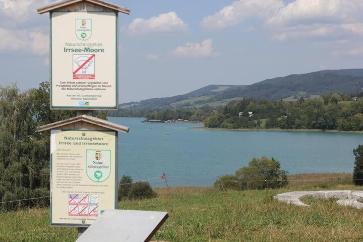 Wunderschoene Ferienwohnung Mit Seeblick Zell am Moos Buitenkant foto